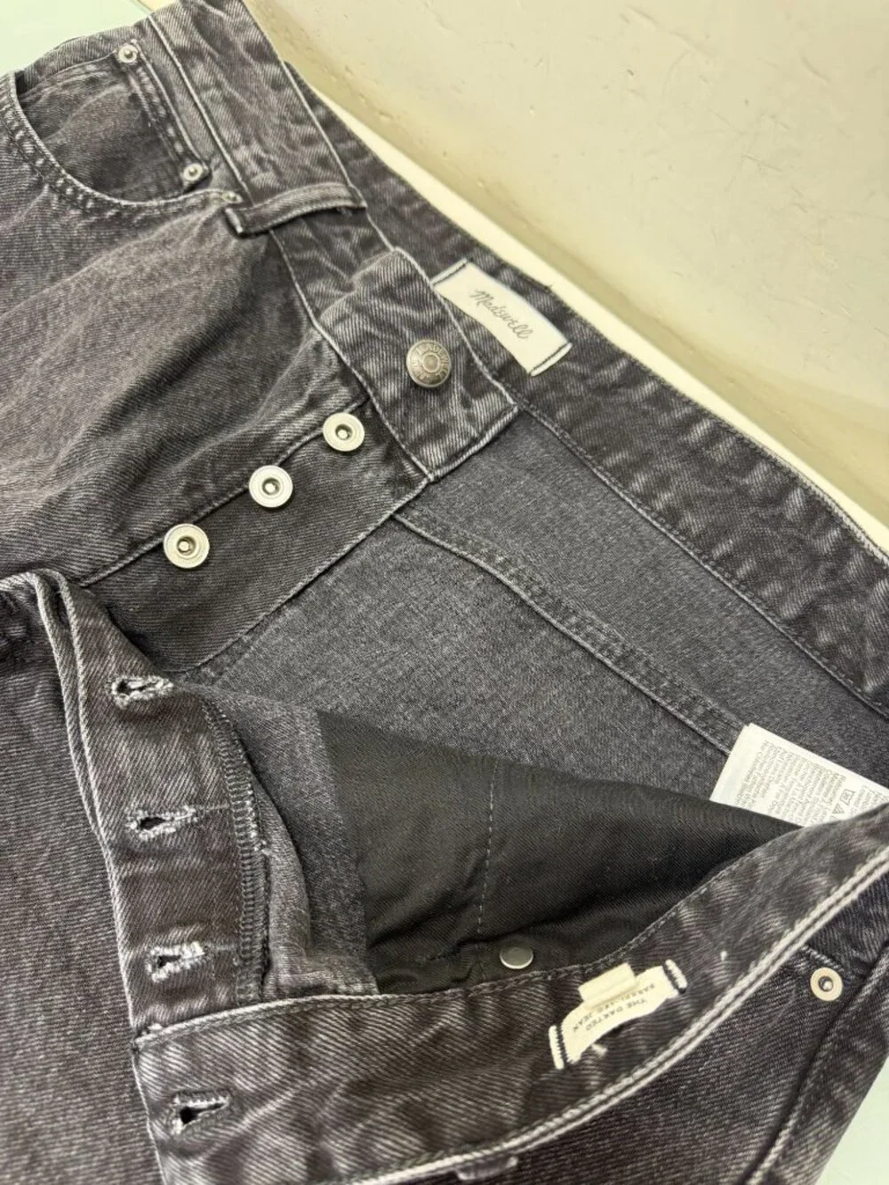 Madewell The Darted Barrel Leg Jeans Women's 31 Button Fly Black Denim High Rise - Picture 3 of 10